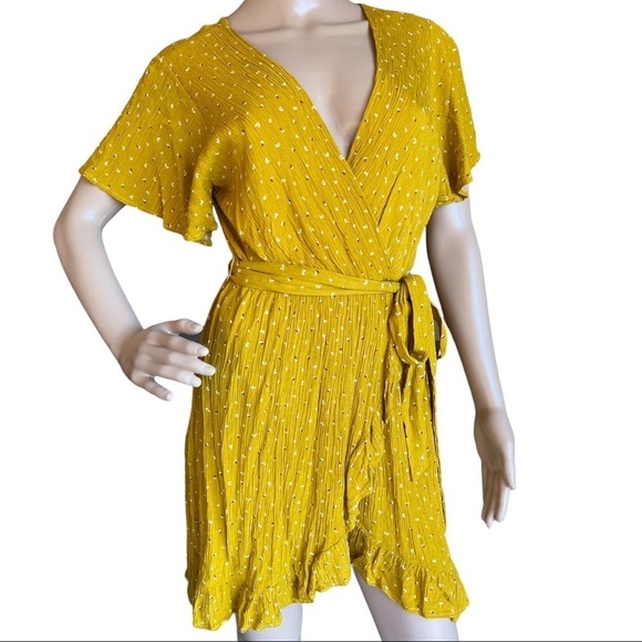 Ces Femme Mustard Ruffle Wrap Dress‎ Size S/M Summer Dress - Picture 1 of 11